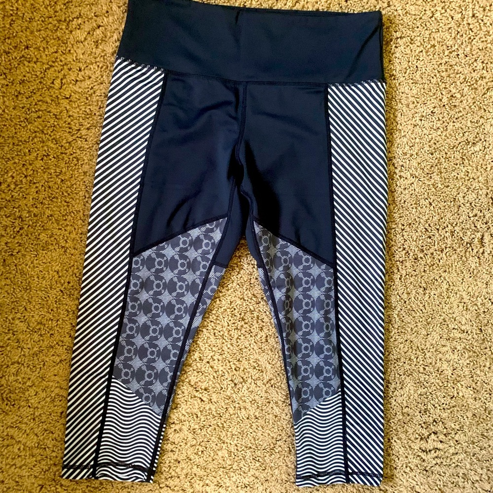 Orangetheory fitness black crop leggings XL